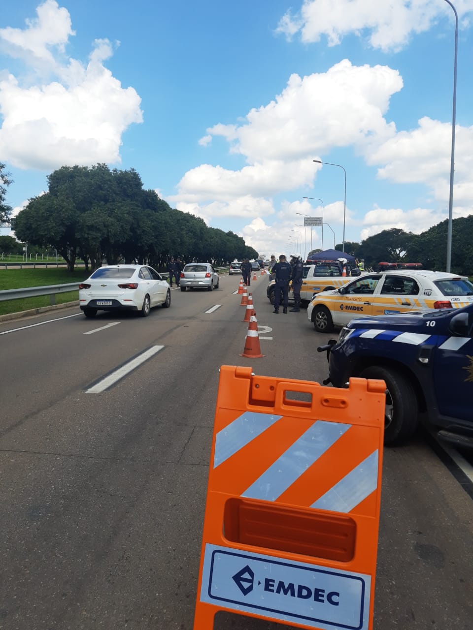 Mais de 102 veículos são autuados na região do Ouro Verde