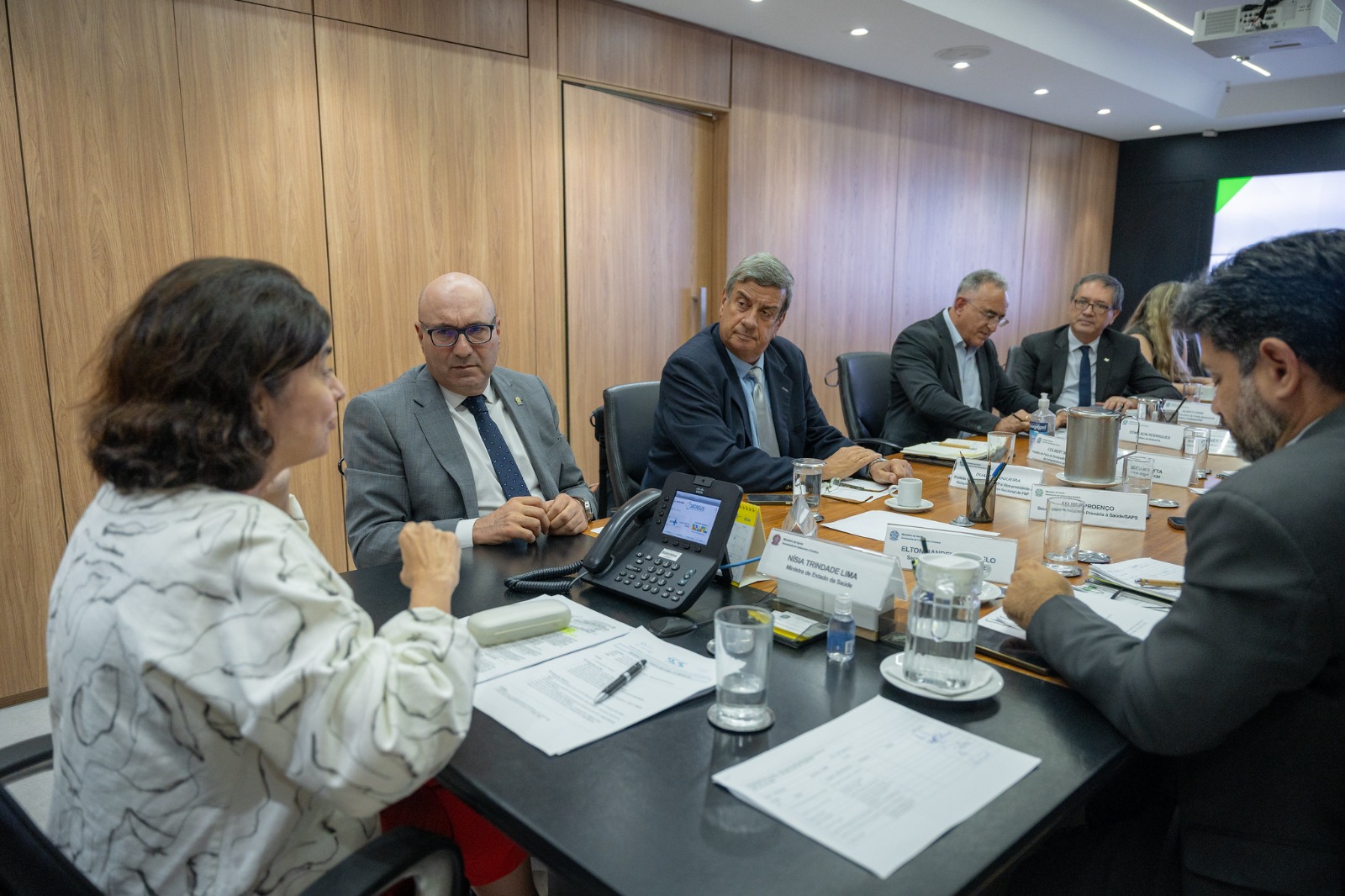 Ministério da Saúde afirma rever distribuição da vacina contra a dengue; lista deixou RMC de fora  