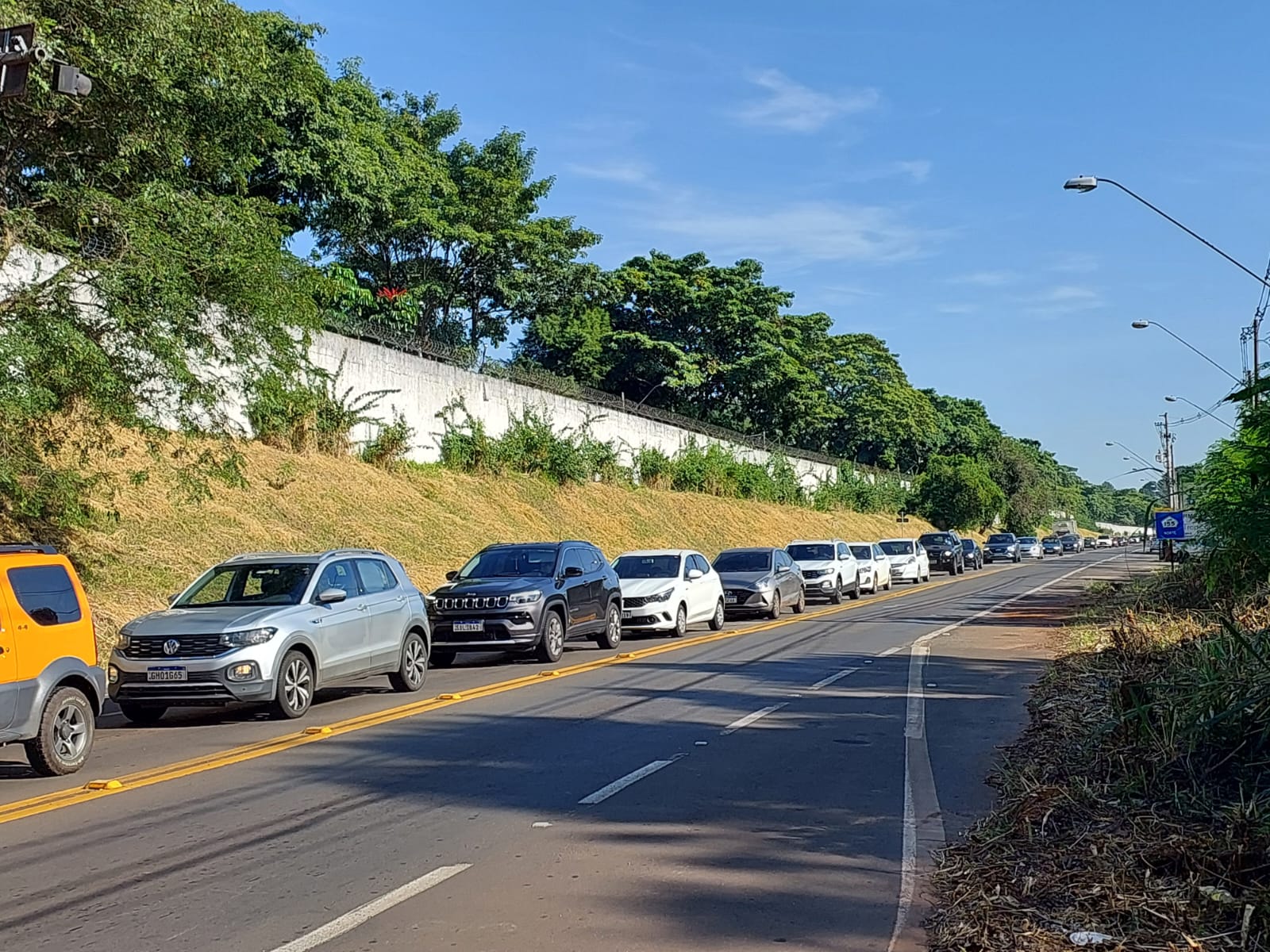 Reclamações na Estrada da Rhodia continuam; Emdec diz que já fez mudanças