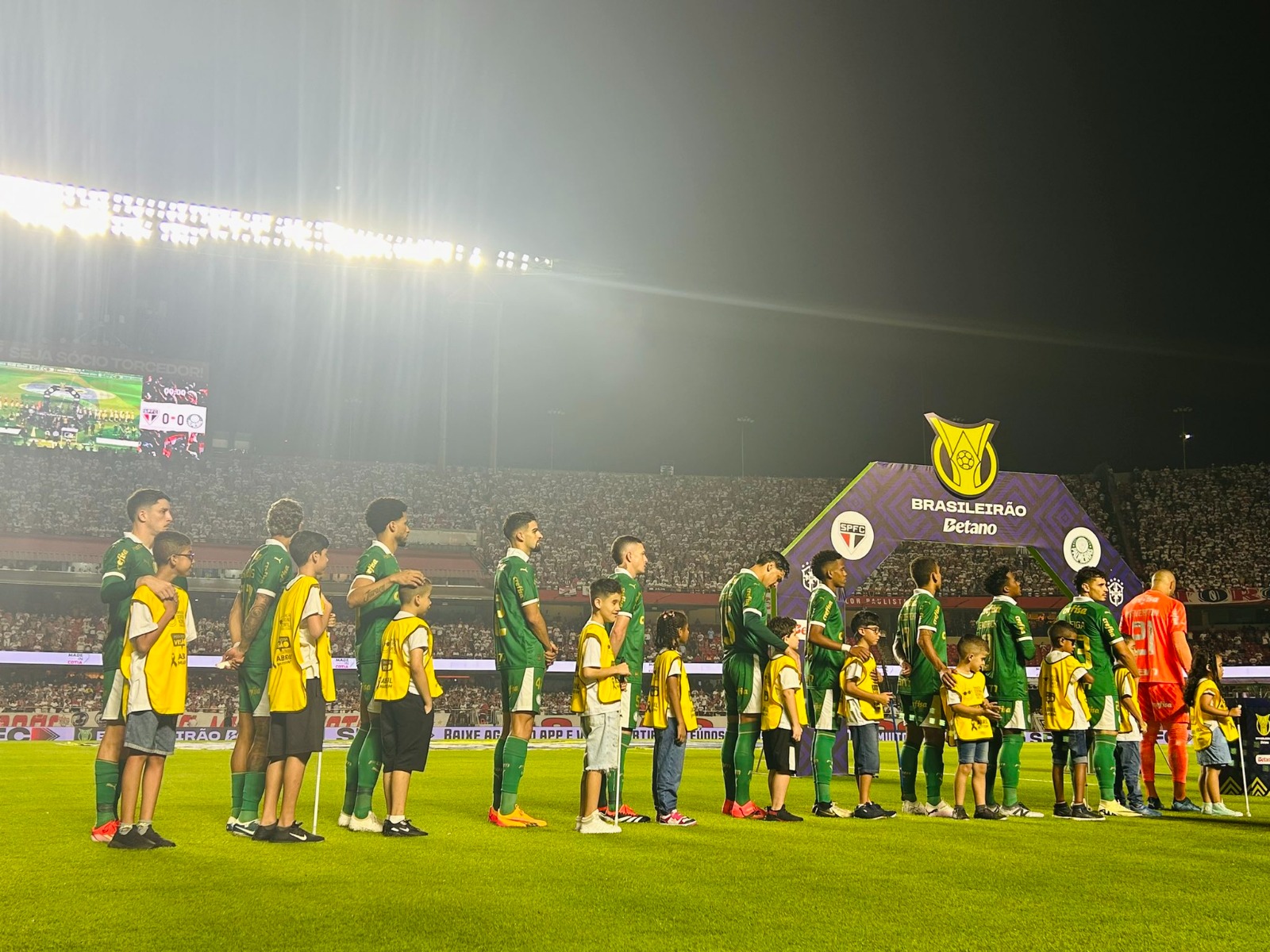Abel Ferreira lamenta gols perdidos do Palmeiras no Choque-Rei
