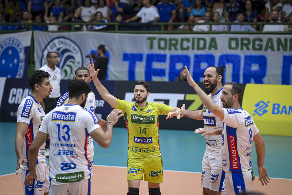 Após classificação heroica, Vôlei Renata enfrenta Guarulhos na semifinal da Superliga