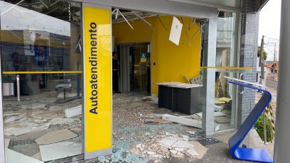 Assalto a banco, em São Pedro, teve explosões e troca de tiros