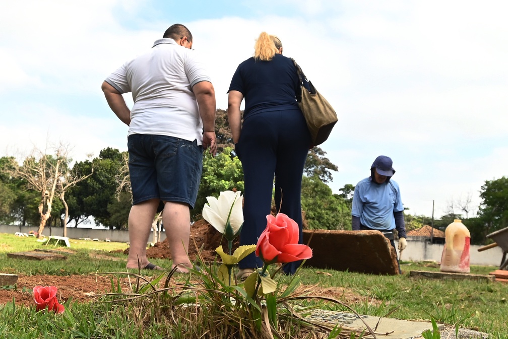 Campinas faz o primeiro sepultamento de animal no cemitério dos Amarais