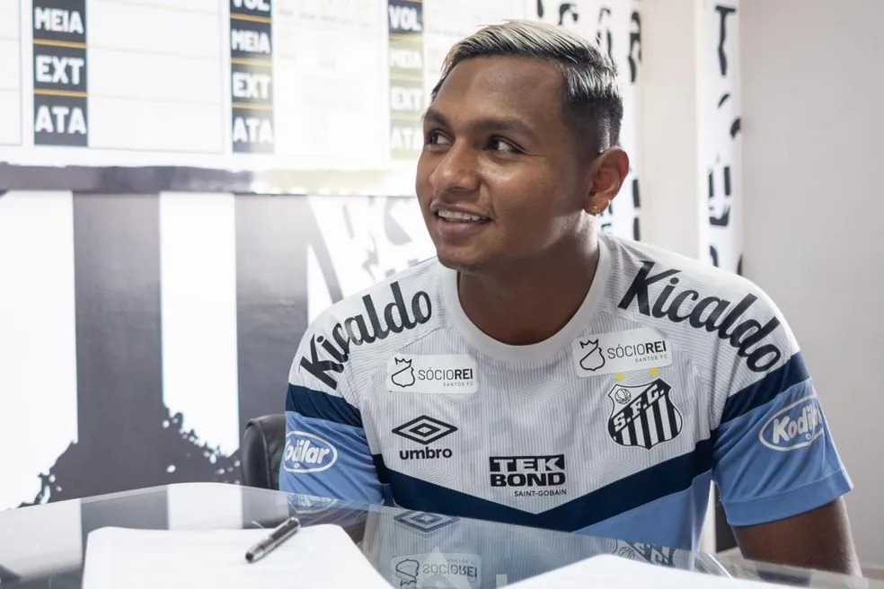 El Búfalo Morelos pode aparecer entre os titulares do Santos na final do Paulistão