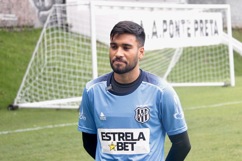 Fraga rescinde contrato com a Ponte Preta para acerta com rival da Série B