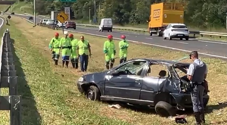 Motorista morre após capotar carro e ser arremessado do veículo em Valinhos 