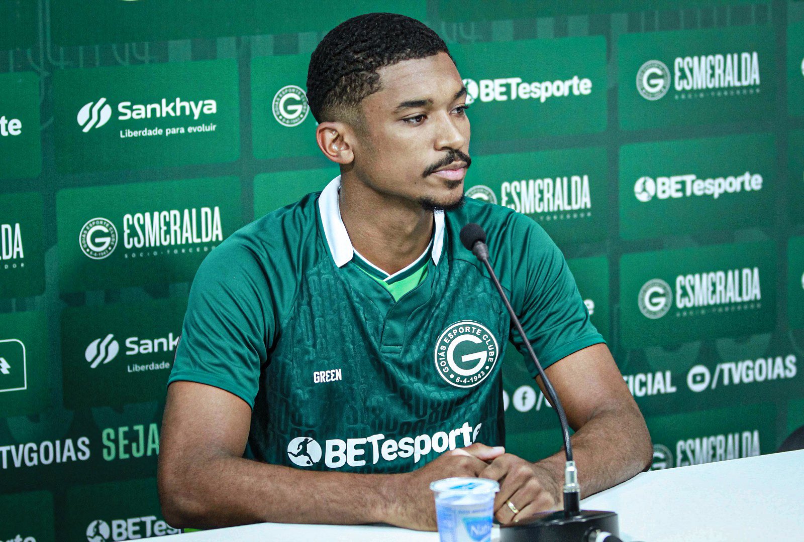 Rival da Ponte Preta na próxima rodada, Goiás apresenta atacante que estava no Primavera