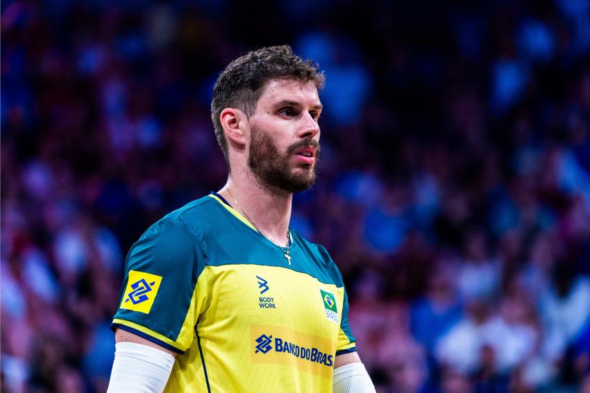 Três vezes medalhista olímpico, Bruninho negocia para defender o Vôlei Renata