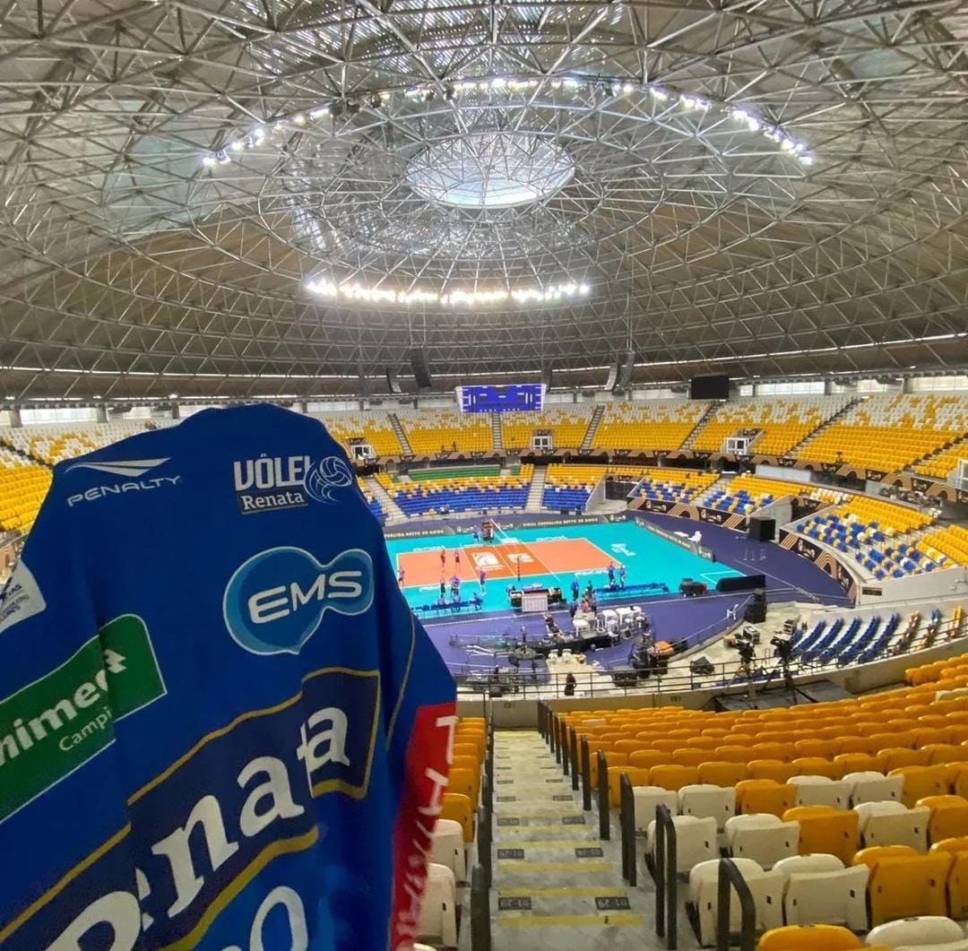 Vôlei Renata faz o primeiro treino no palco da decisão da Superliga