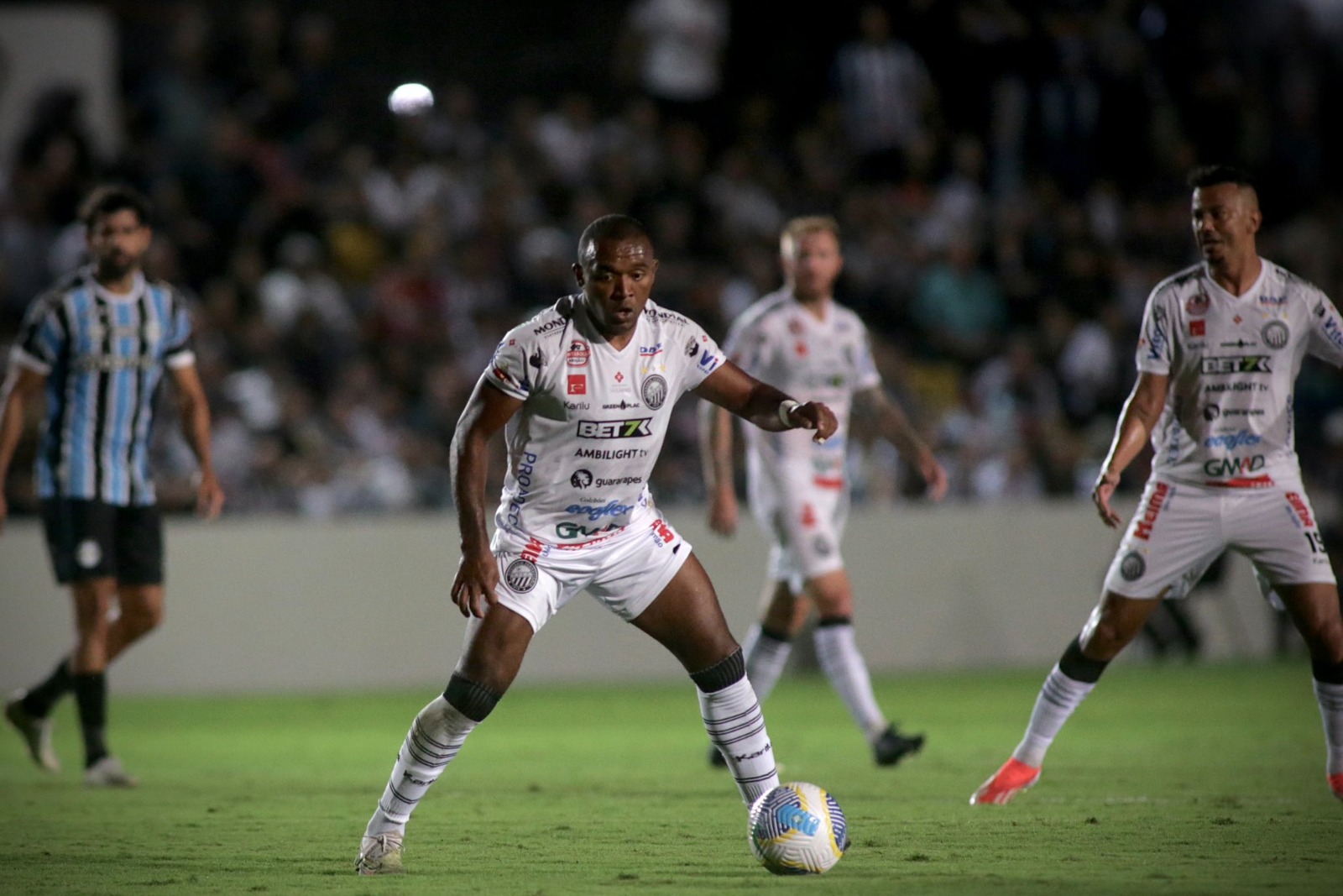 Adversário da Ponte, Operário-PR conta com jogadores conhecidos das torcidas de Campinas