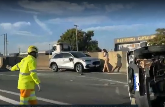 Anhanguera tem pista marginal bloqueada após acidente em Campinas