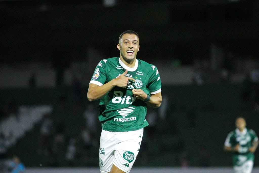 Após estreia com gol, Lucas Paraizo deve ganhar vaga no time titular contra o Coritiba