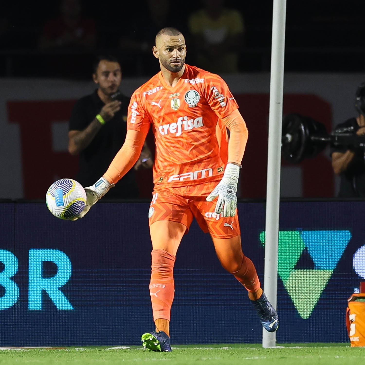 Após tropeço, goleiro Weverton pede retomada do foco no Palmeiras