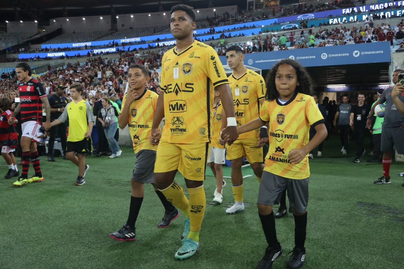 Consistência defensiva do Amazonas é elogiada pelo técnico Adílson Baptista