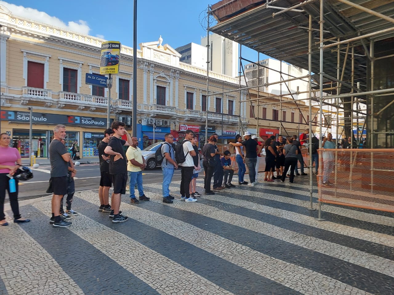 Eleitores formam fila no último dia para regularização de títulos