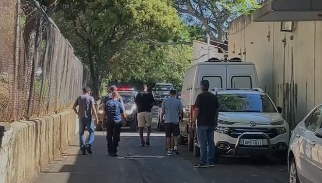 Jô segue detido após audiência de custódia; clube diz que pagou débitos e aguarda análise da petição