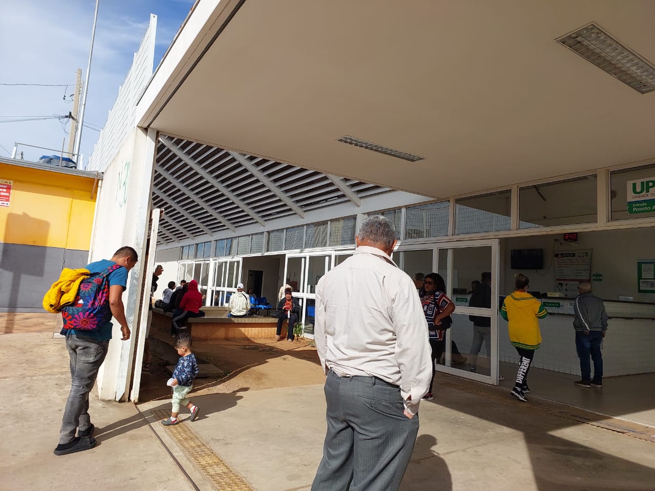 Pacientes reclamam de demora para atendimento na UPA Carlos Lourenço