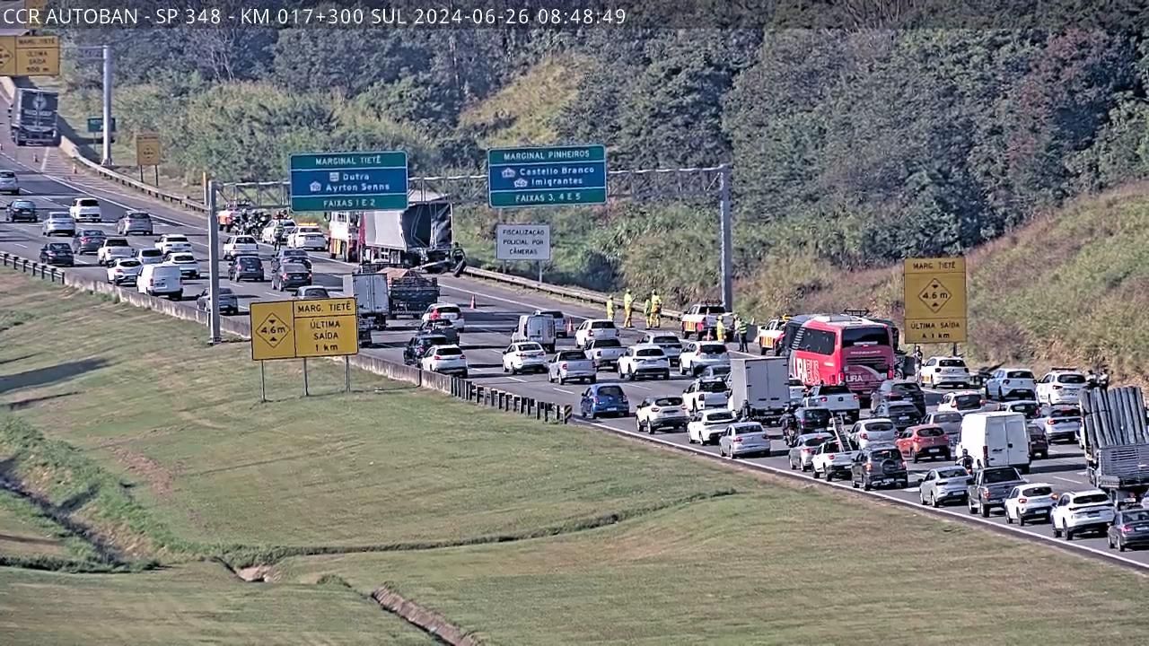 Duas pessoas morrem em grave acidente na Rodovia dos Bandeirantes, em São Paulo