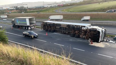Acidentes durante a madrugada interditam alças da Rodovia Anhanguera