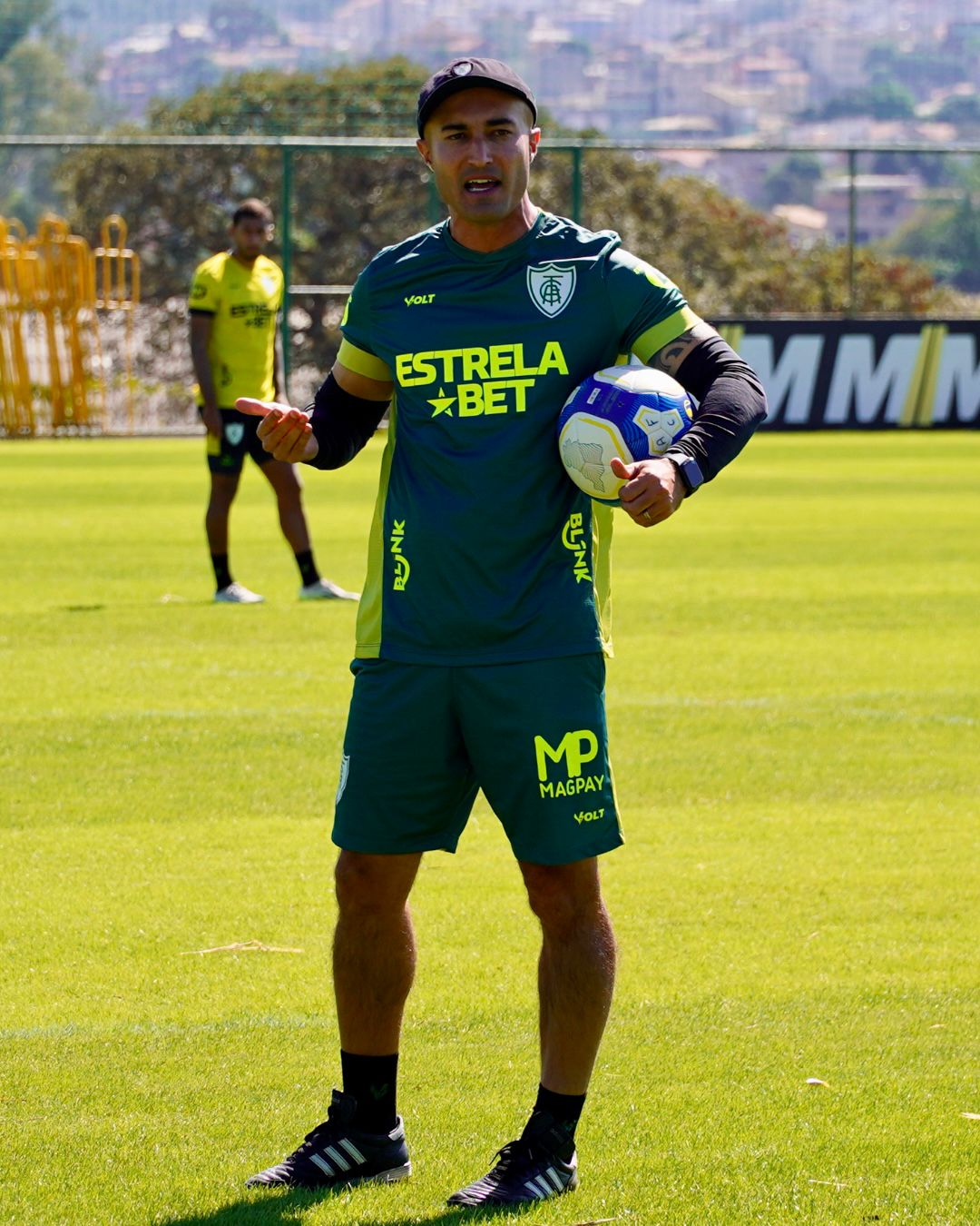América-MG enfrenta o Paysandu antes de pensar na Ponte Preta