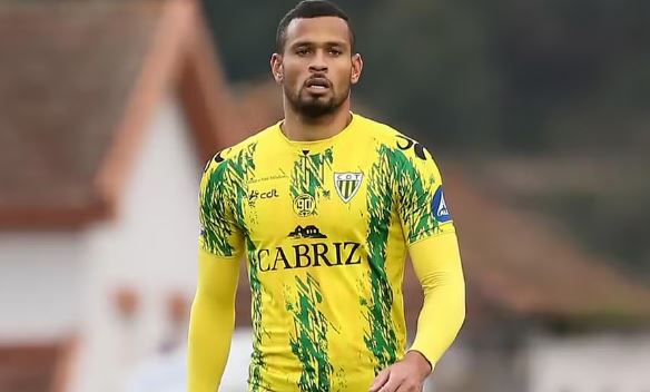 Atacante que estava no futebol português entra na mira do Guarani