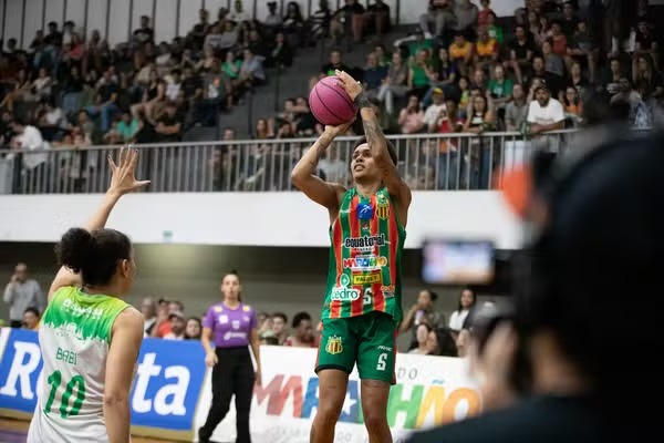 Campinas Basquete perde e se complica na semifinal da LBF