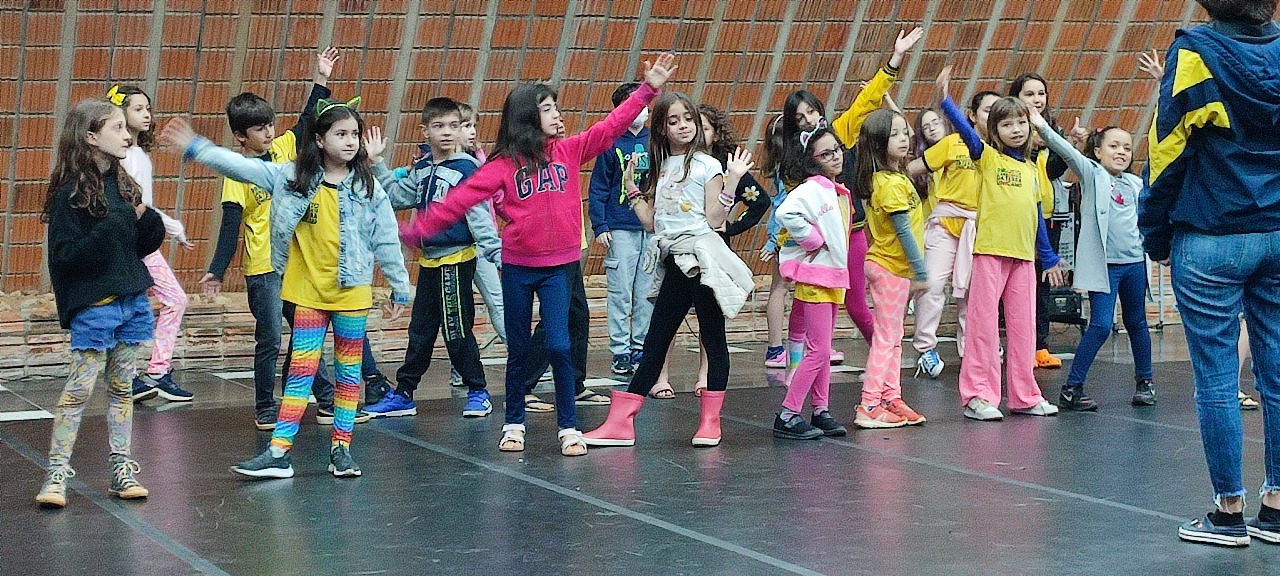 Canarinhos da Terra se apresenta neste sábado na Casa do Lago