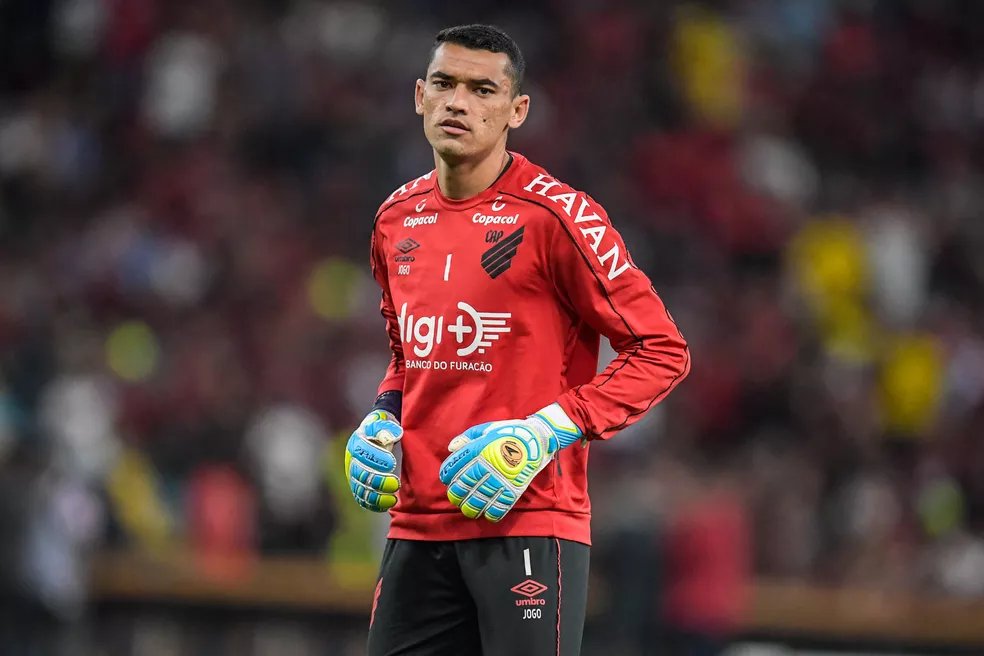 Diretoria do Corinthians está próximo de fechar com o goleiro Santos
