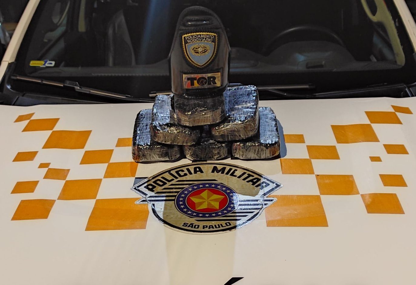 Dois são presos após manobras perigosas na Rodovia SP-340; eles estavam com drogas