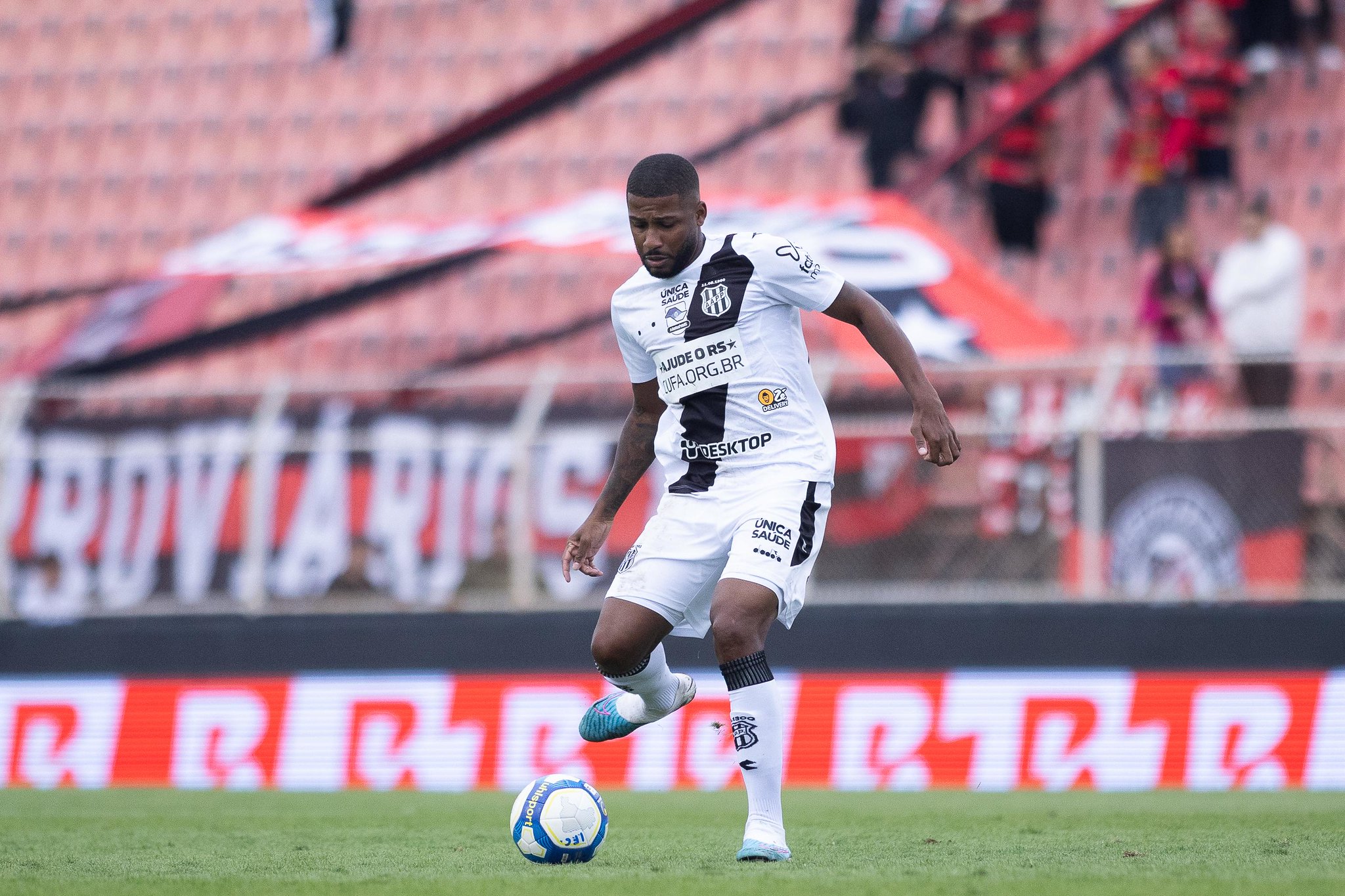 Emerson projeta duelo contra o Novorizontino e pede regularidade para Ponte Preta