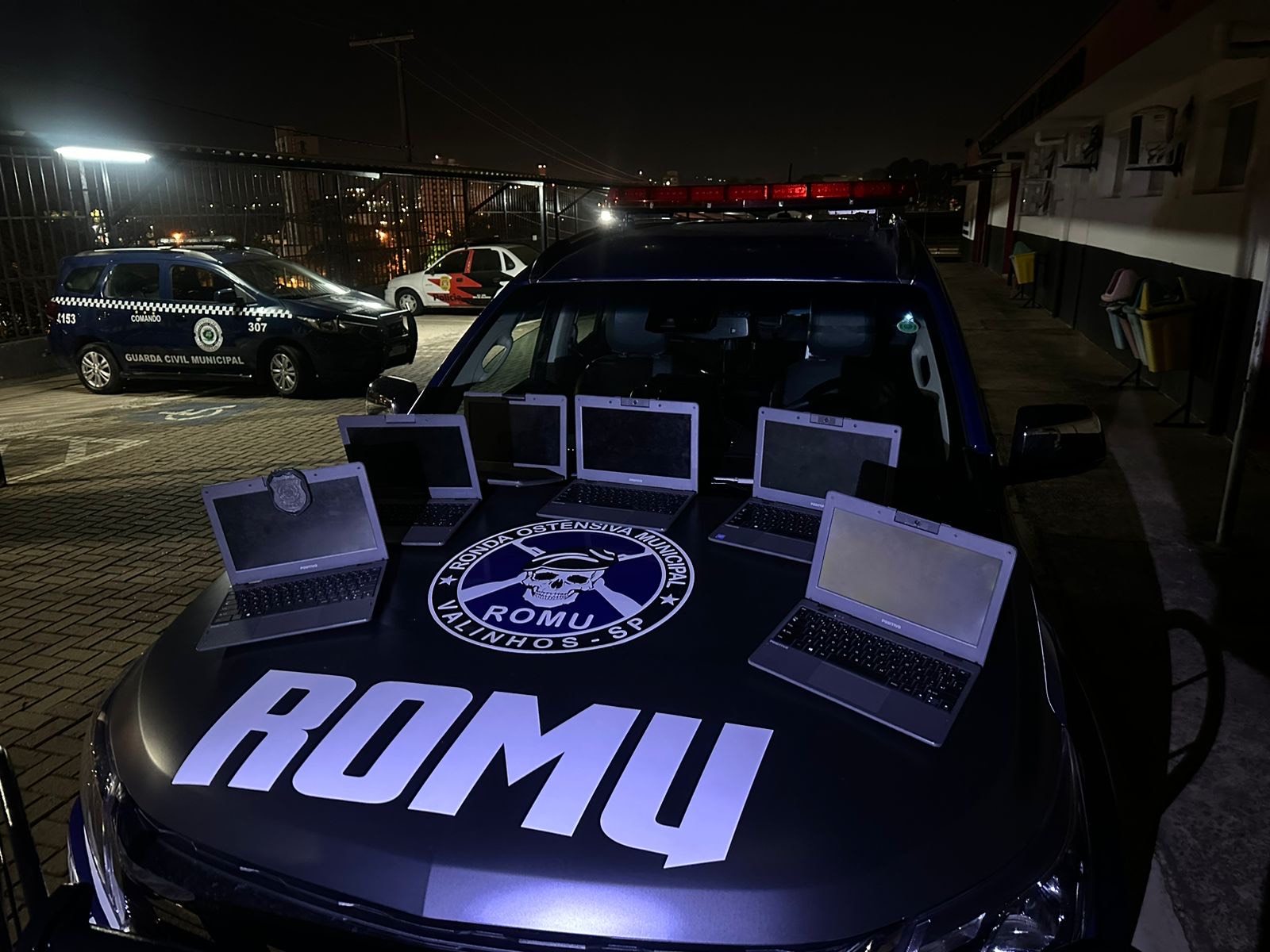 Guarda de Valinhos consegue recuperar notebooks furtados de escola