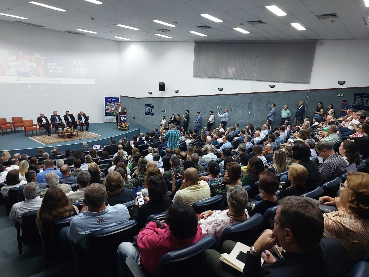 Instituto Agronômico de Campinas divulga patente que retarda amadurecimento de frutas
