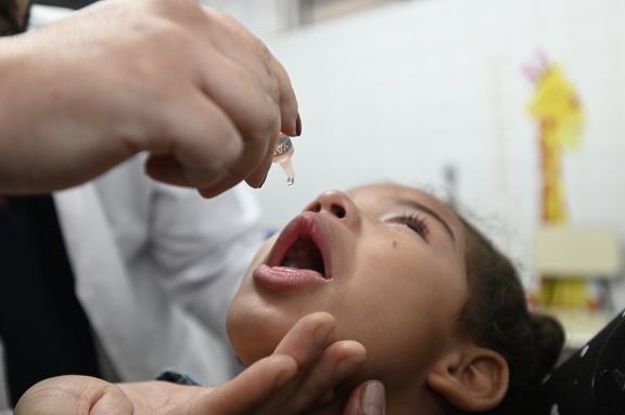 Hortolândia começa vacinação de crianças nas escolas
