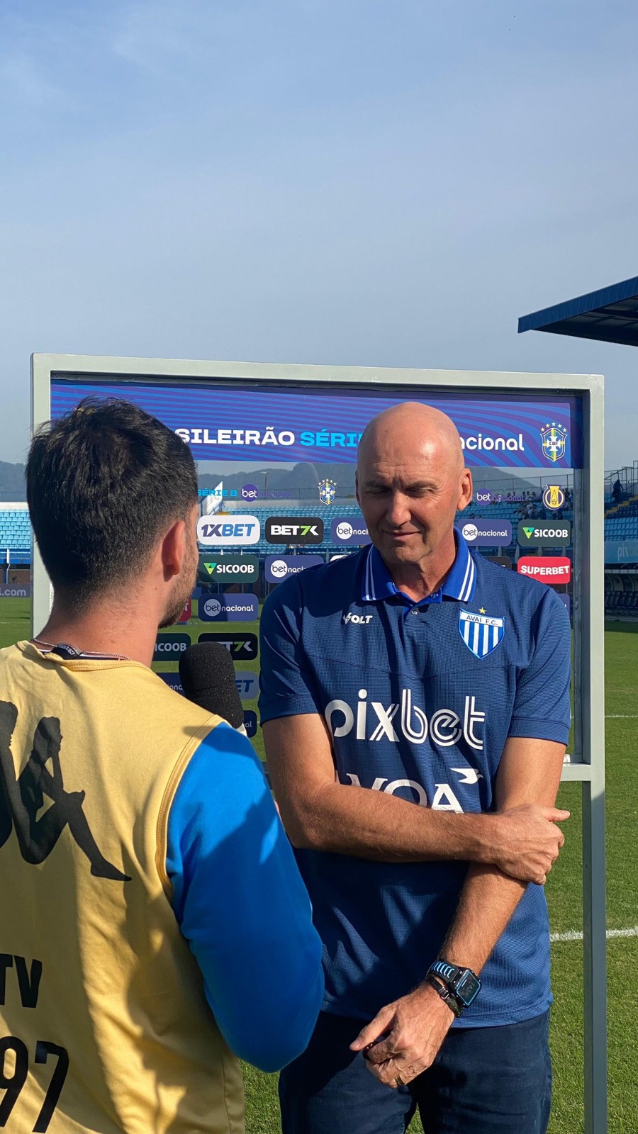 Próximo adversário do Bugre, Avaí tropeçou em casa em clássico regional contra Chape