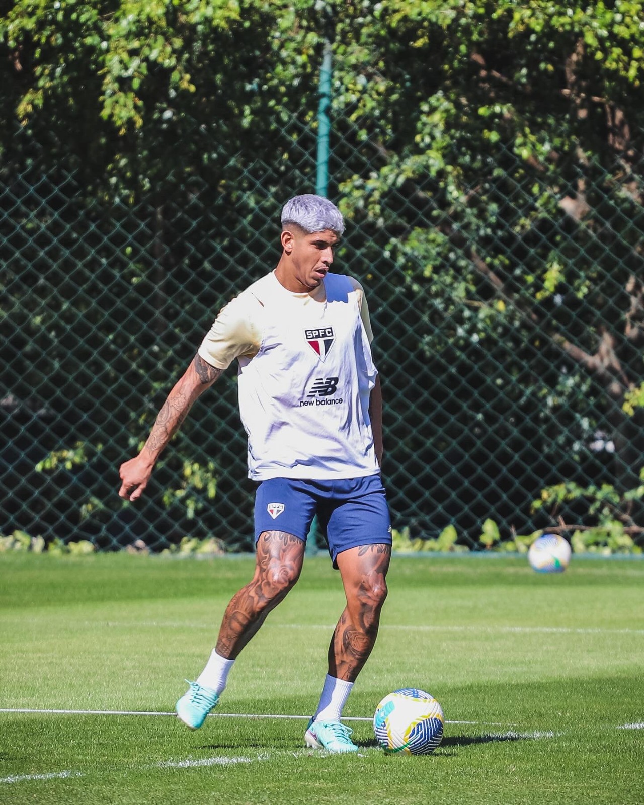 Recuperado de lesão, zagueiro Alan Franco pode reforçar o São Paulo contra o Vasco