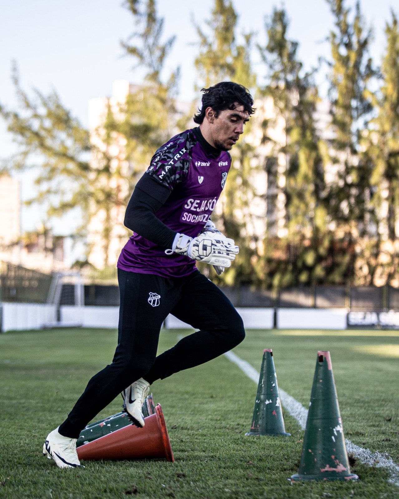 Sob pressão da torcida, Ceará encara a Ponte Preta em Campinas