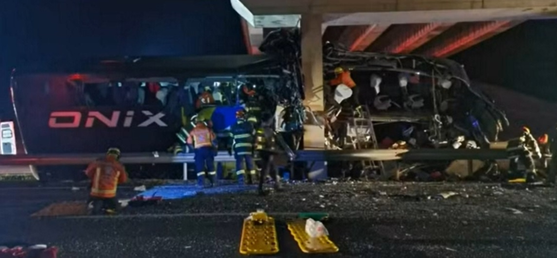 10 pessoas morrem e 42 ficam feridas em acidente com ônibus em Itapetininga