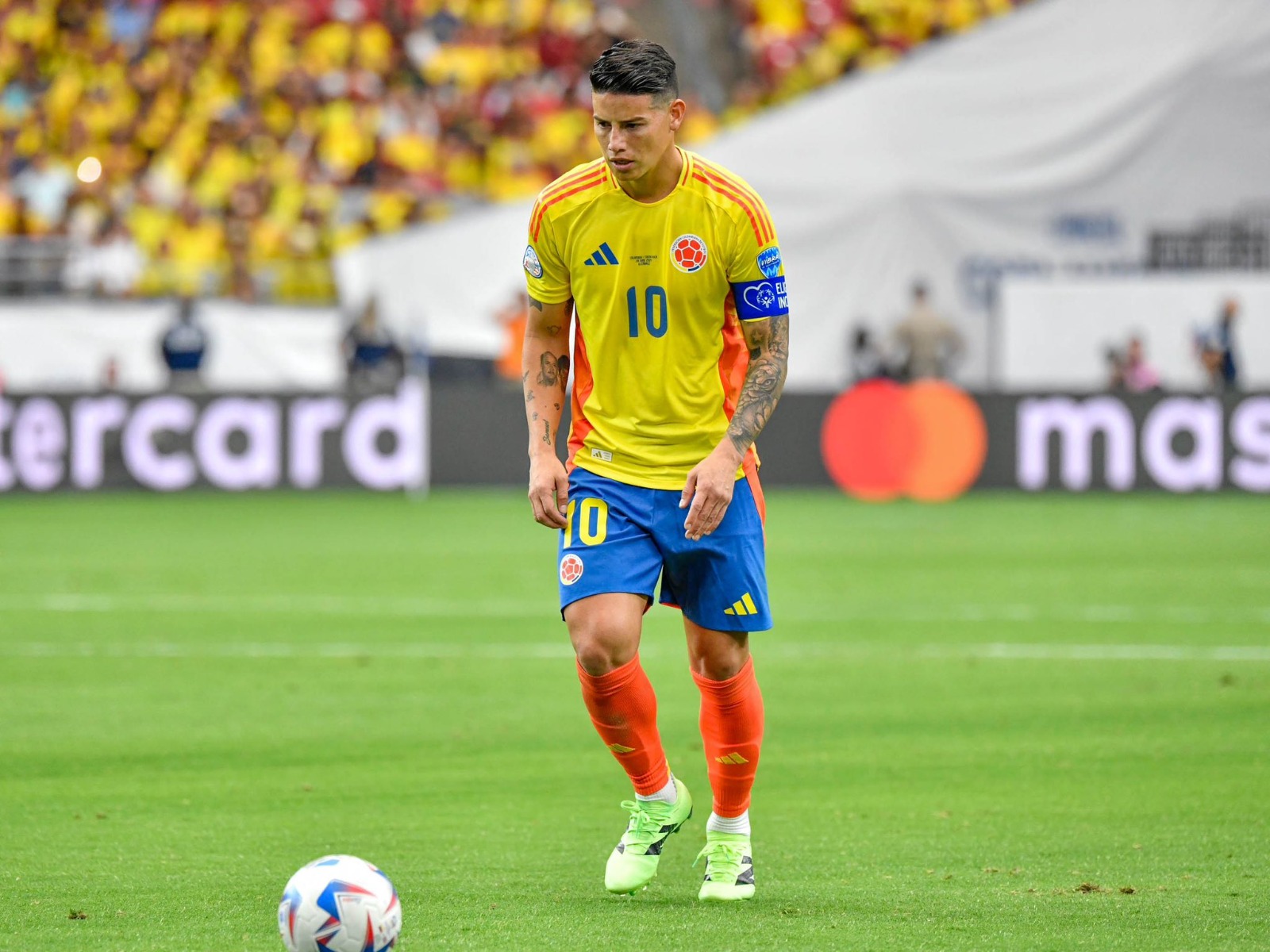 Destaque da Copa América, James Rodriguez negocia saída do São Paulo