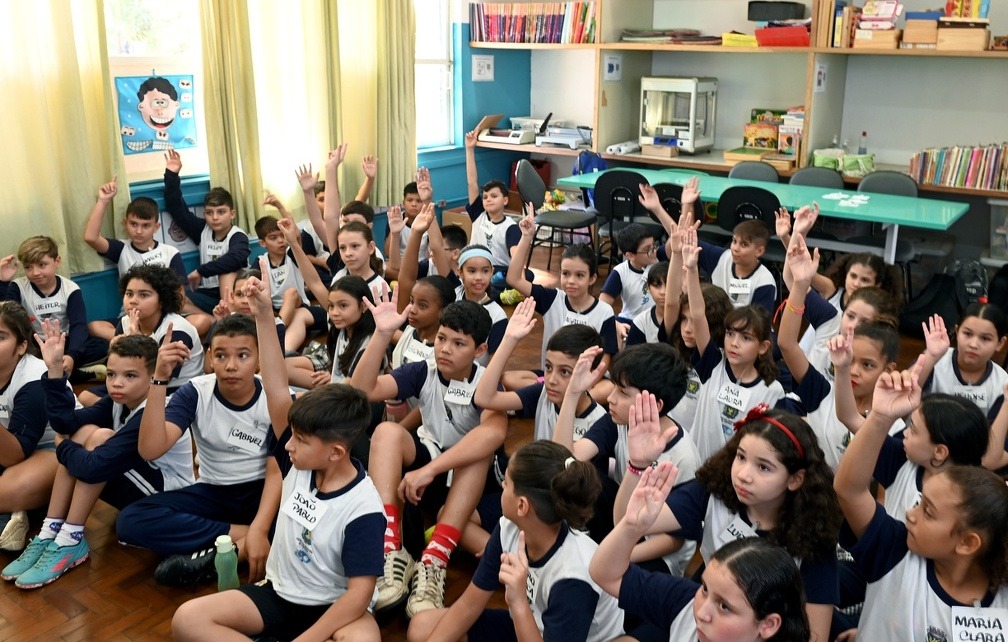 Estudantes da rede municipal de ensino voltam às aulas nesta segunda-feira (22)