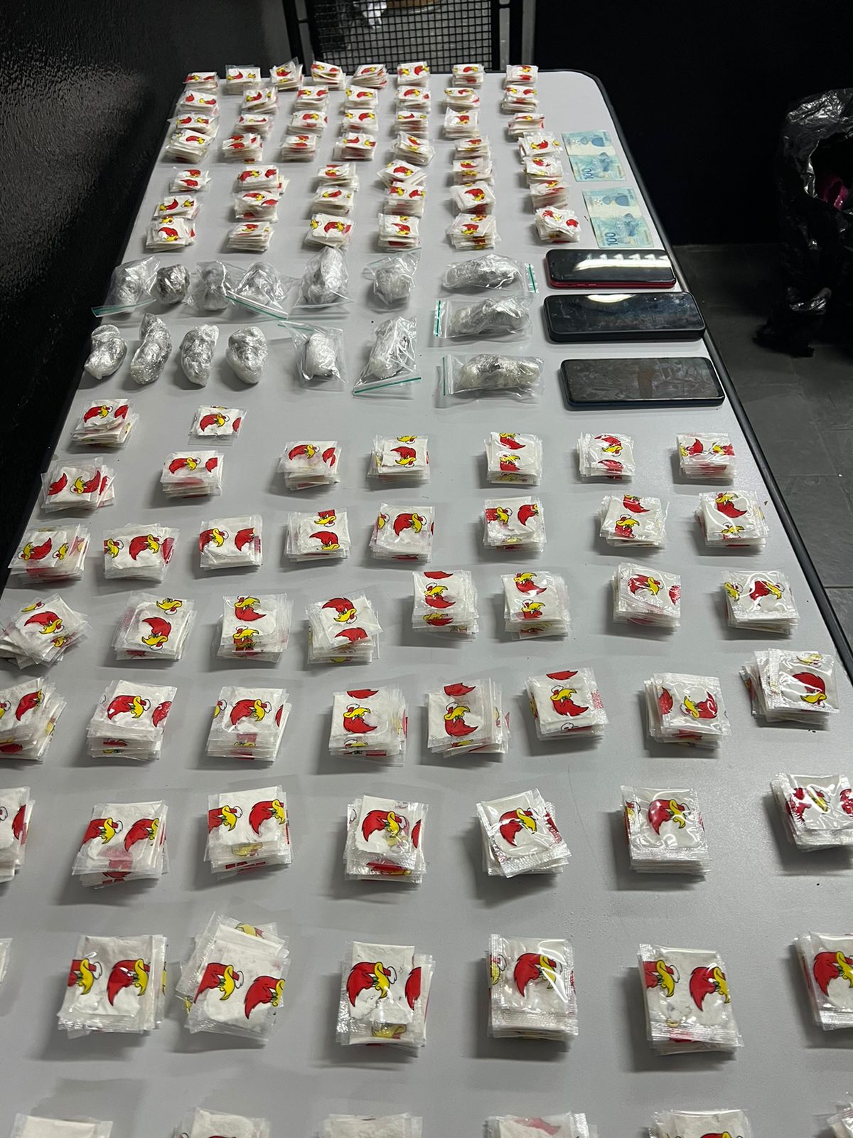 Homem é preso após confessar que entregaria drogas em Praça de Campinas