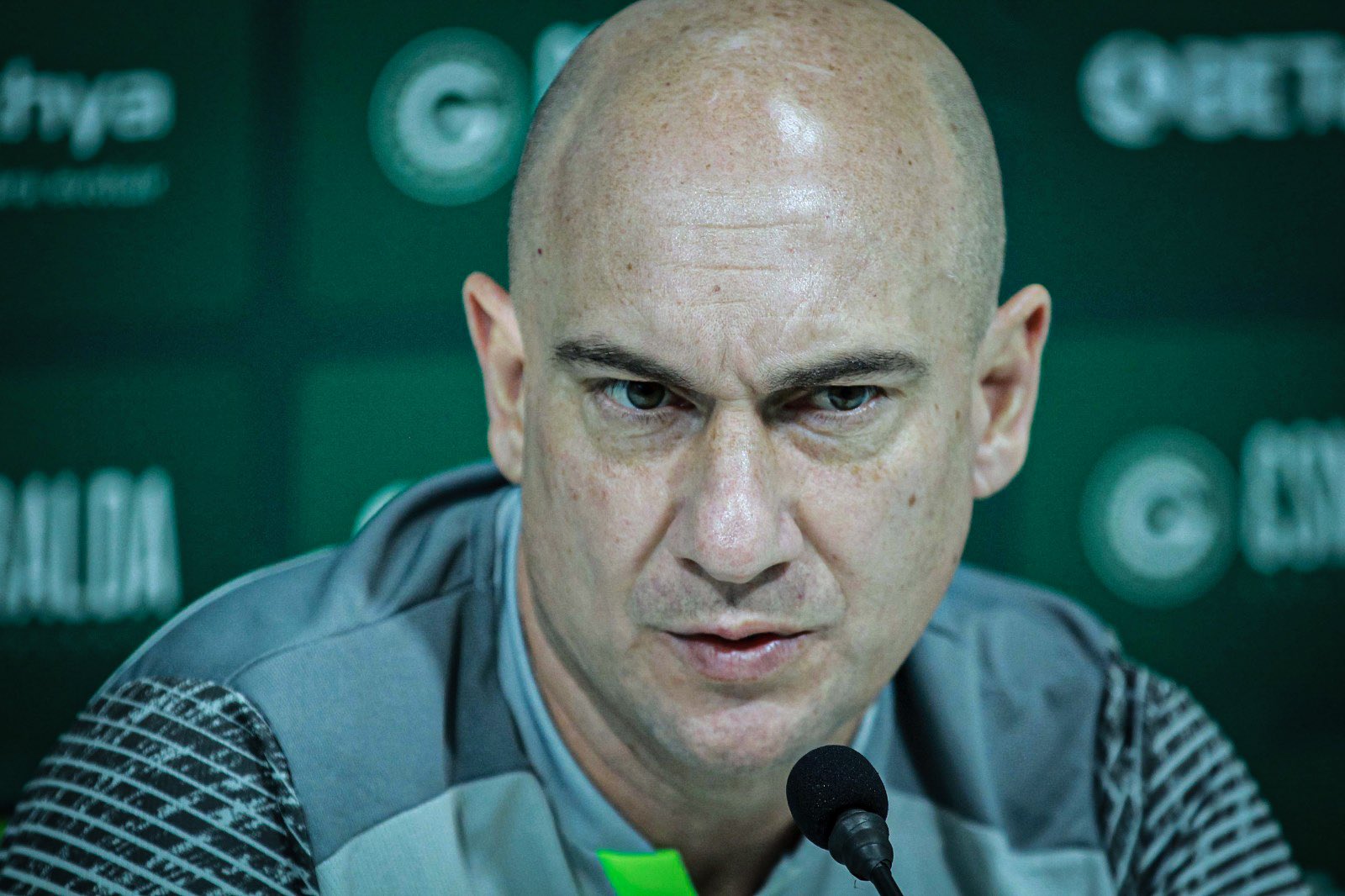 Incomodado, técnico Márcio Zanardi pede mais um time mais competitivo no Goiás