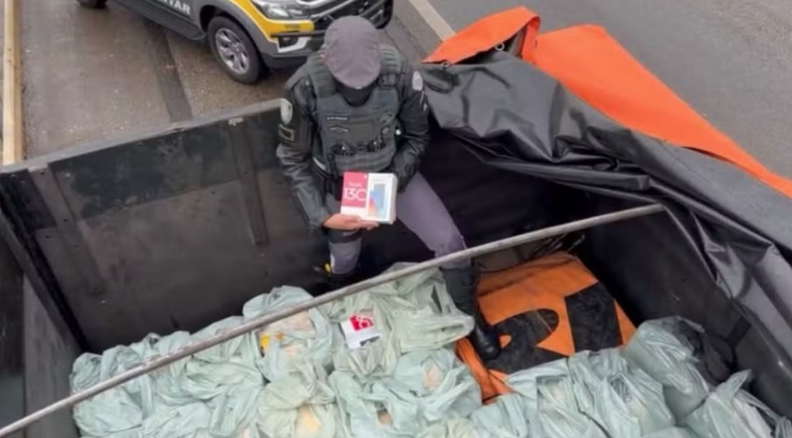 Carga de R$ 1,2 mi em celulares sem nota é apreendida pela Polícia Rodoviária na região