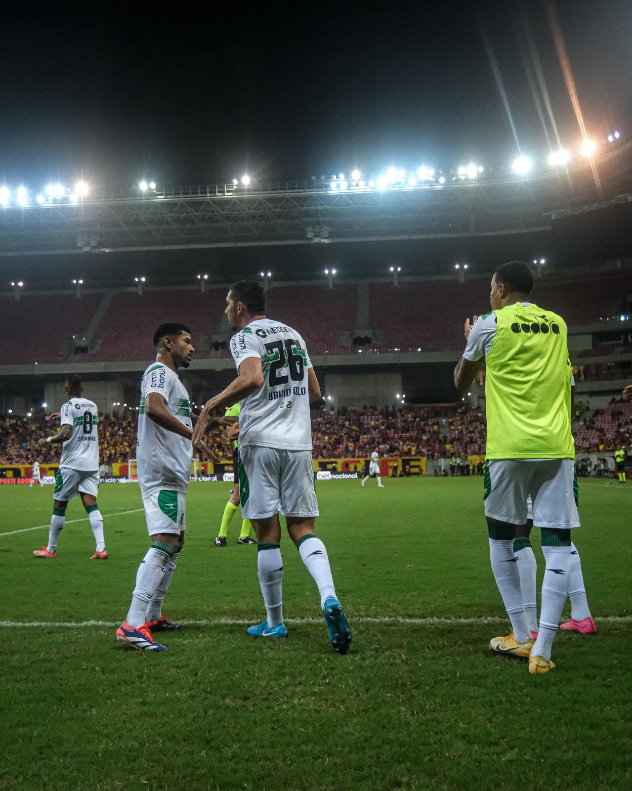 Antes de enfrentar o Guarani, Coritiba faz duelo regional com Avaí no Couto Pereira