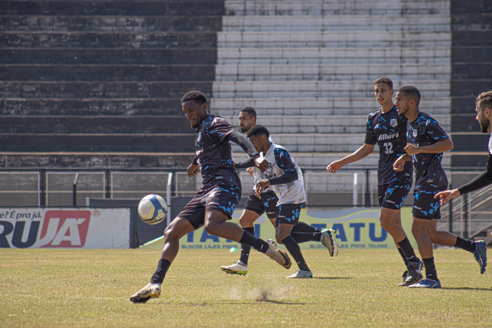 Departamento Médico lotado atrapalha técnico Felipe Conceição para escalar Inter de Limeira