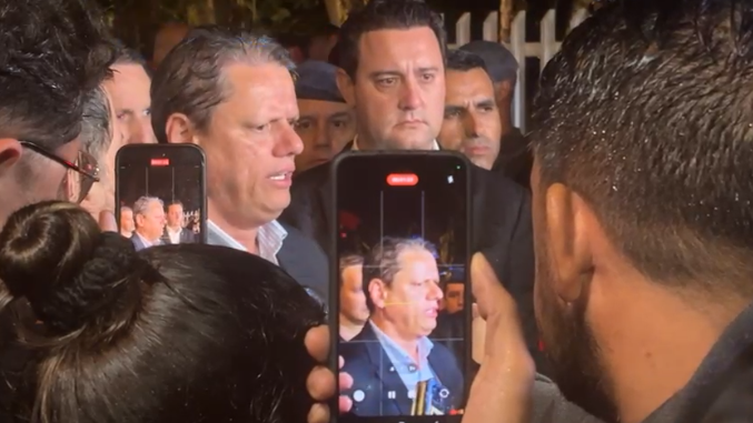 Governador de SP decreta luto de três dias em homenagem às vítimas de acidente aéreo em Vinhedo; 61 pessoas morreram