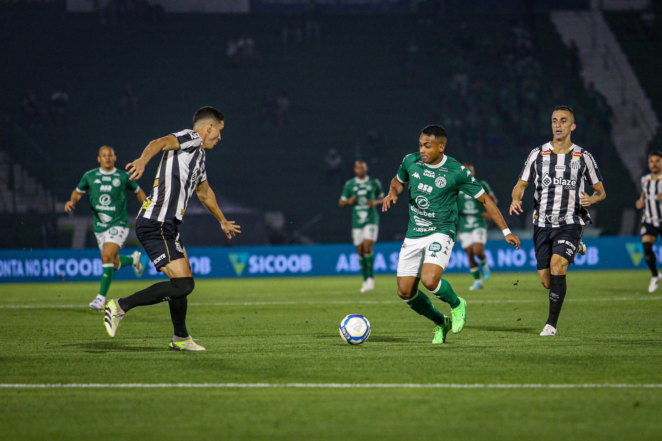 Guarani empata no fim e escapa de derrota para o Santos