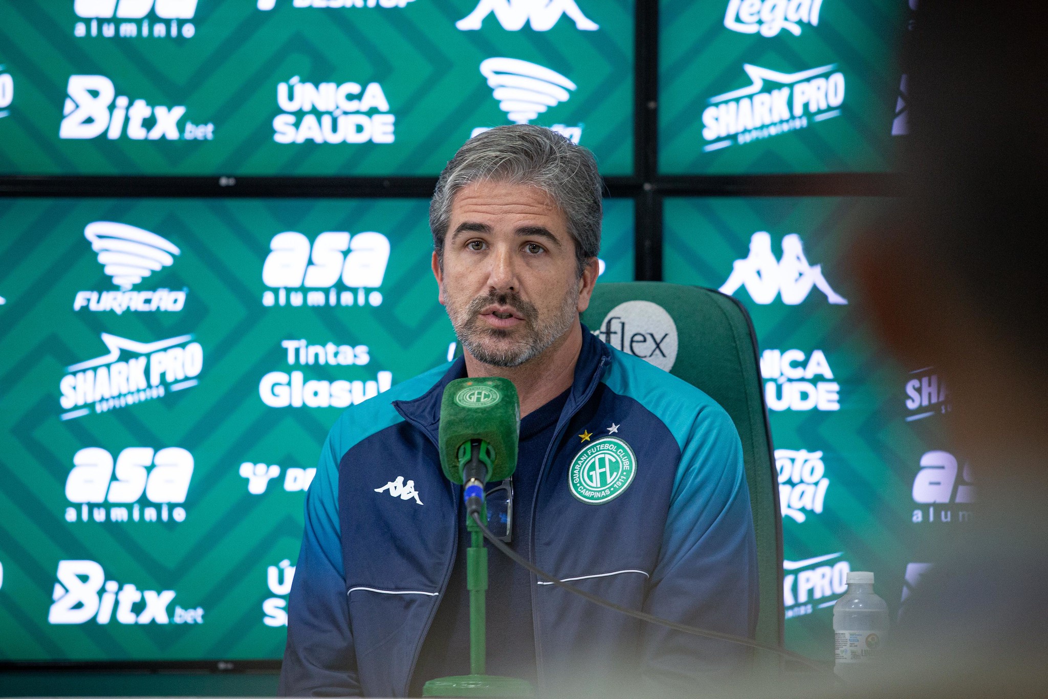 Mesmo com mudança no comando técnico, Pastana mantém afastamentos no Guarani