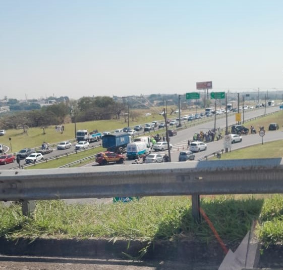 Motociclista morre em acidente com carro na Rod. Zeferino Vaz, em Campinas 