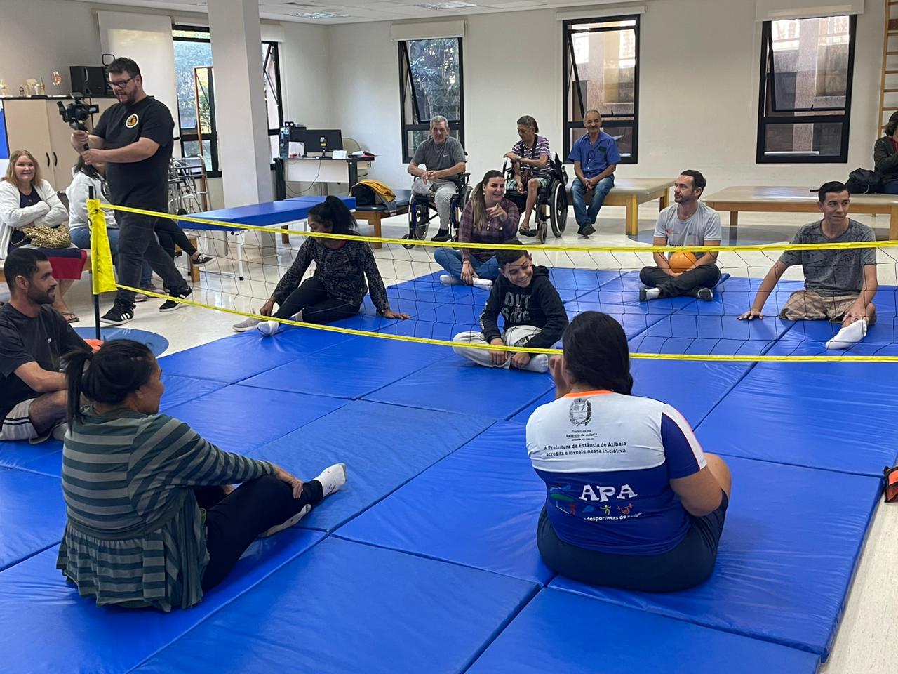 Pacientes do Boldrini recebem André Heller para prática esportiva de reabilitação