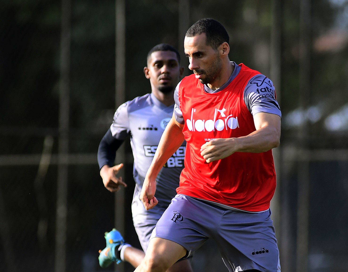 Ponte Preta rescinde com Lucas Buchecha e  libera volante para o Juventude